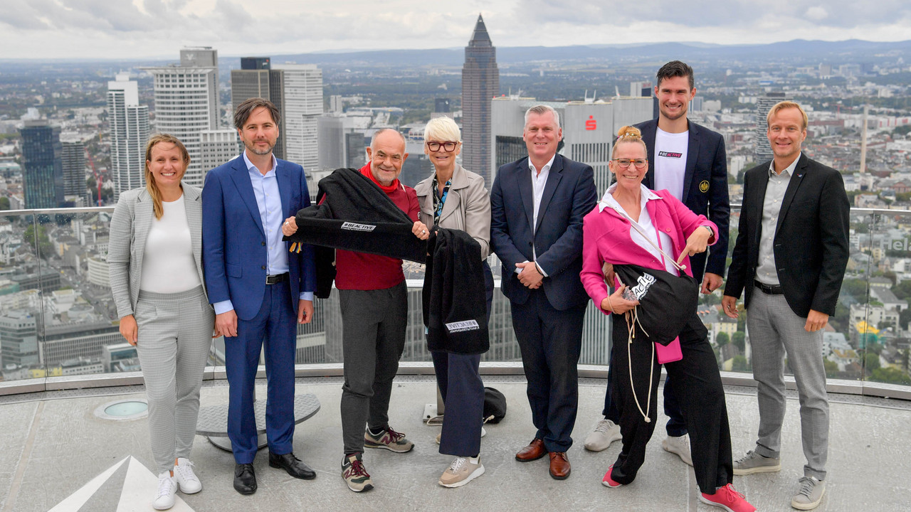 BeActive-Organisatoren (v.l.) Michaela Werkmann (DTB),  Marcus Gwechenberger (Stadt Frankfurt), Roland Frischkorn (Sportkreis Frankfurt), Ann Kathrin Linsenhoff (Land Hessen), Boris Zielinski (Bäderbetriebe Frankfurt), Dany Kupczik (Special Olympics), An